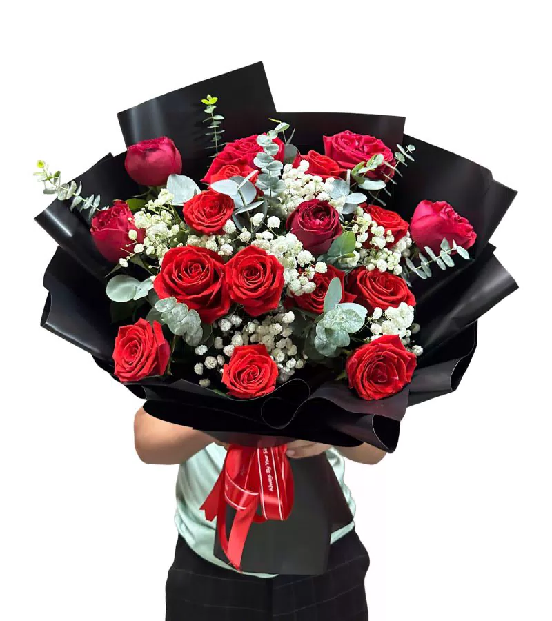 Bó Hoa Hồng Đỏ Giấy Đen Sang Trọng Tặng Người Yêu