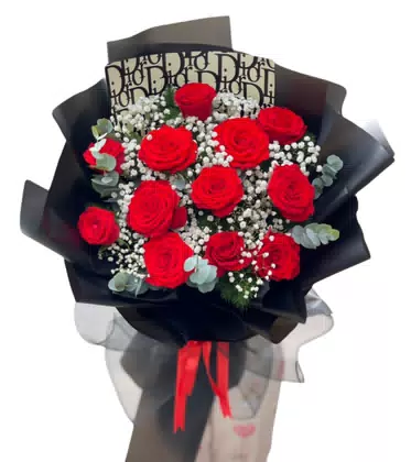 Bó Hoa Hồng Đỏ Nhỏ Giấy Đen Dior Sang Trọng