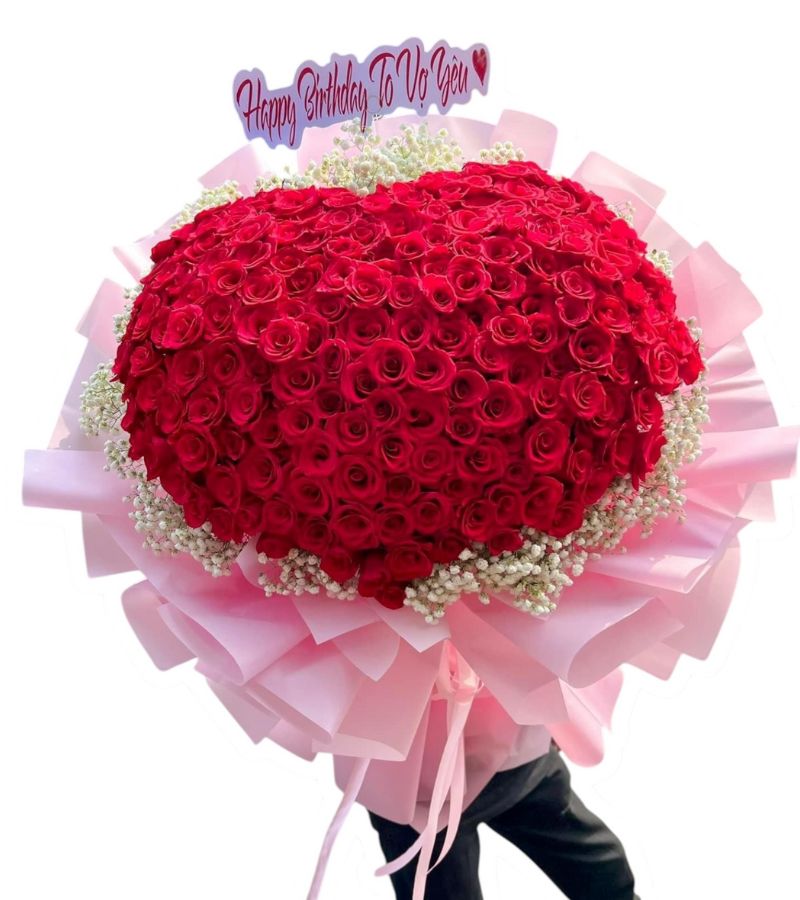 Bó Hoa Trái Tim Khổng Lồ Tone Đỏ Rực Tặng Vợ