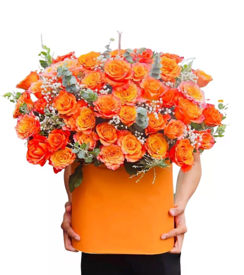 Giỏ Hoa Hồng Cam Rực Rỡ Trong Hộp Cam Hiện Đại