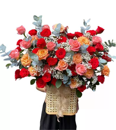 Giỏ Hoa Hồng Đỏ Cam Hồng Phối Màu Sinh Động
