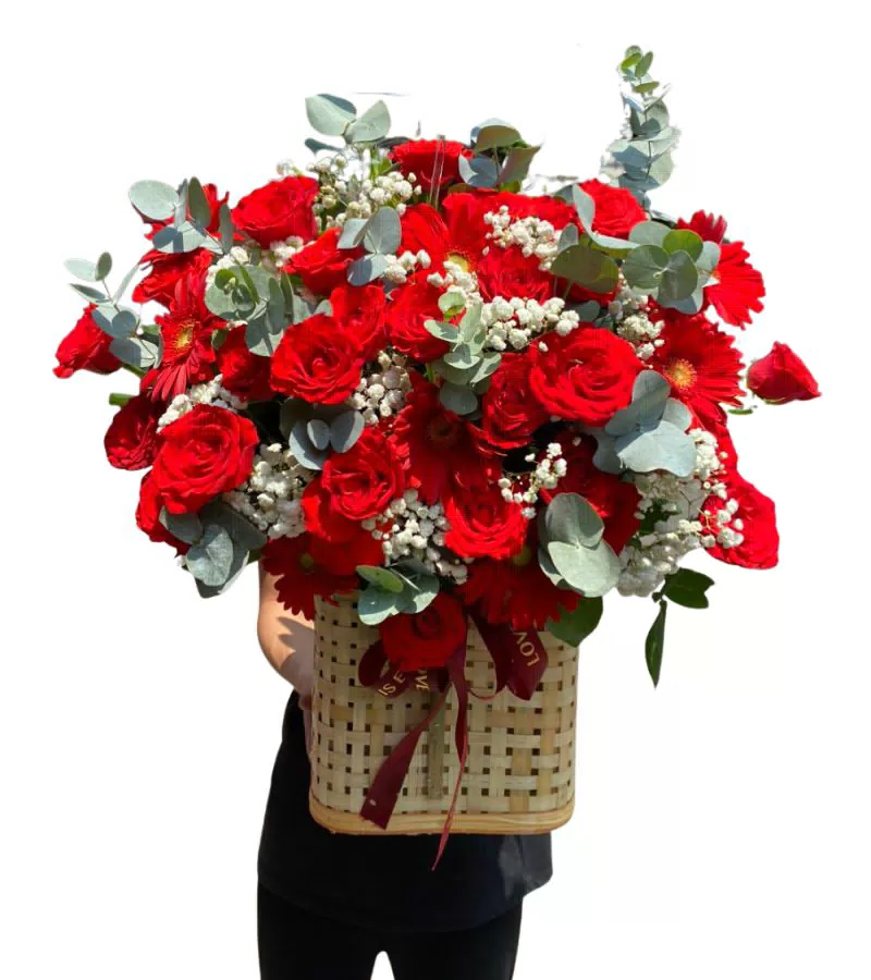 Giỏ Hoa Hồng Đỏ Đồng Tiền Giỏ Tre Nồng Nàn