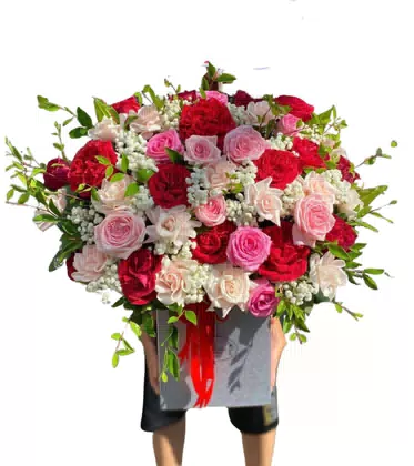 Giỏ Hoa Hồng Đỏ Hồng Phấn Trắng Đa Sắc