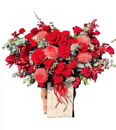 Giỏ Hoa Hồng Đỏ Phối Cúc Mâm Xôi Hồng Phấn