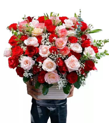 Giỏ Hoa Hồng Đỏ Phối Trắng Hồng Nhiều Sắc Nổi Bật