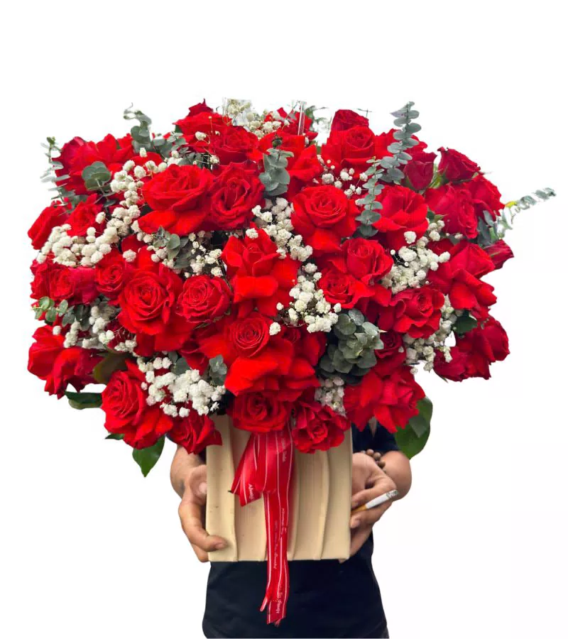 Giỏ Hoa Hồng Đỏ Rực Lửa Yêu Thương