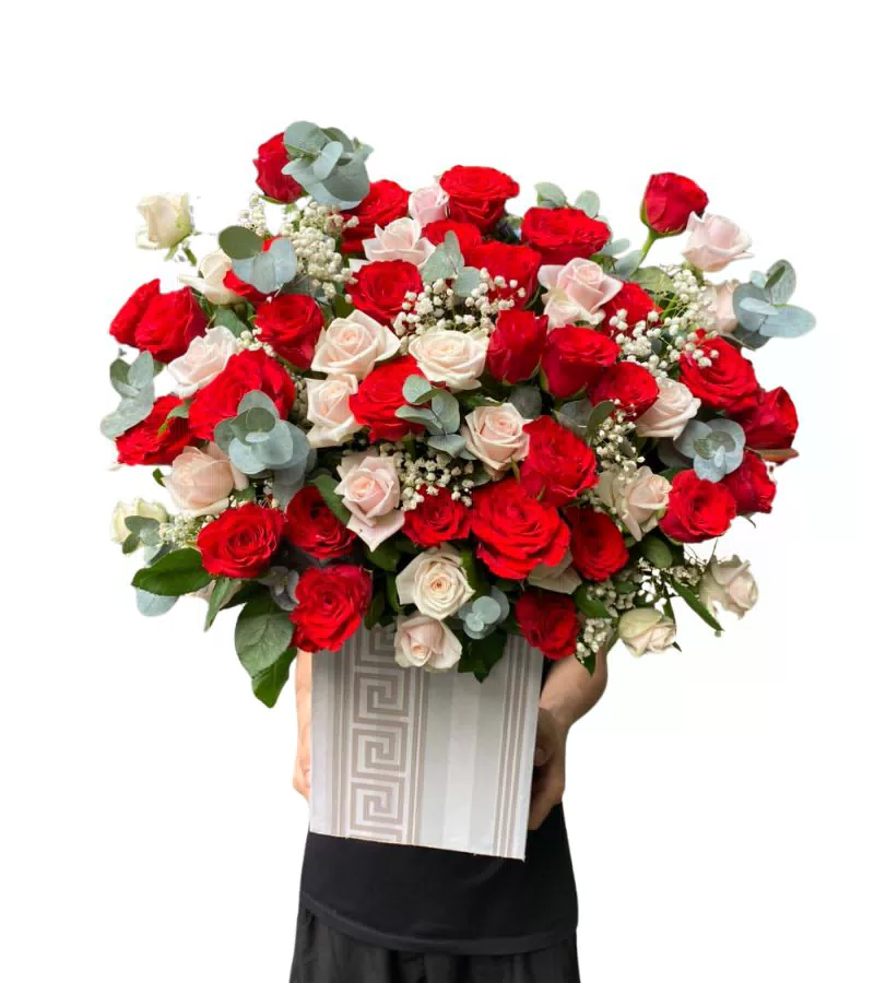 Giỏ Hoa Hồng Đỏ Trắng Hoa Văn Sang Trọng