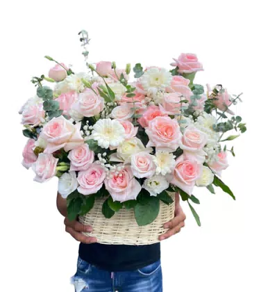 Giỏ Hoa Hồng Phấn Phối Cúc Trắng Dịu Dàng