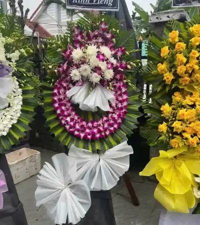 Vòng Hoa Đám Tang